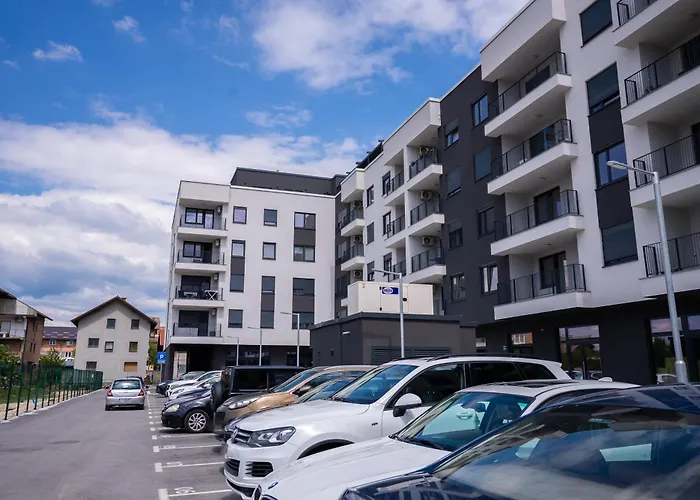 Hug And Fly 塞拉耶佛